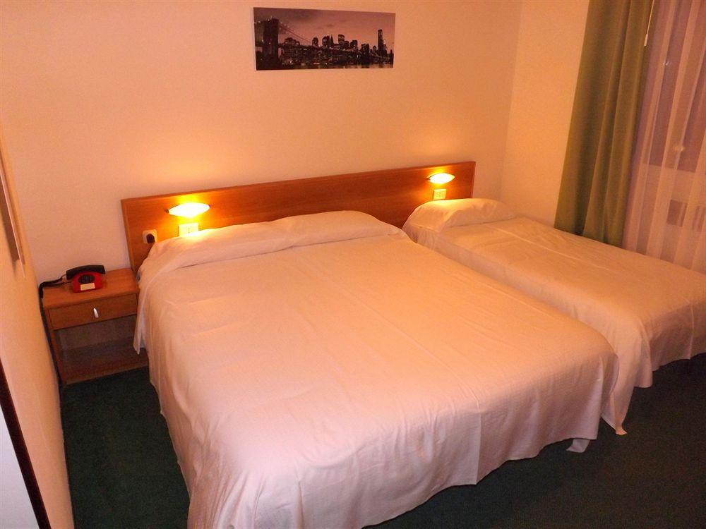 Hotel Roncobilaccio Roncobillaccio Εξωτερικό φωτογραφία